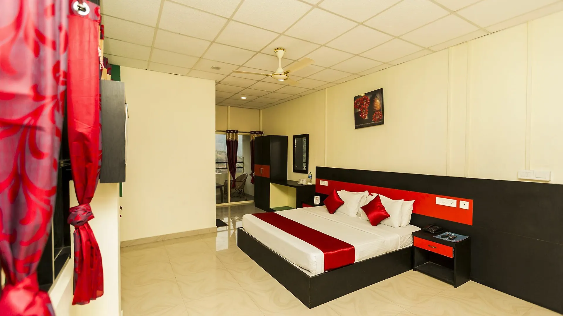 מלון Chithirapuram Oyo 7975 Skyridge Munnar 3*,  הודו